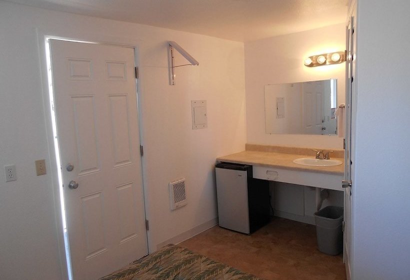 모텔 Super Saver Inn