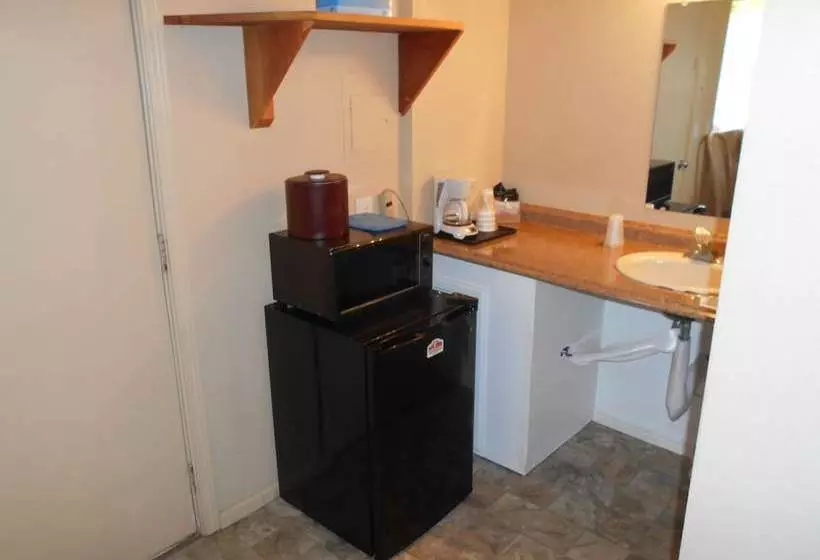 Motelli Super Saver Inn