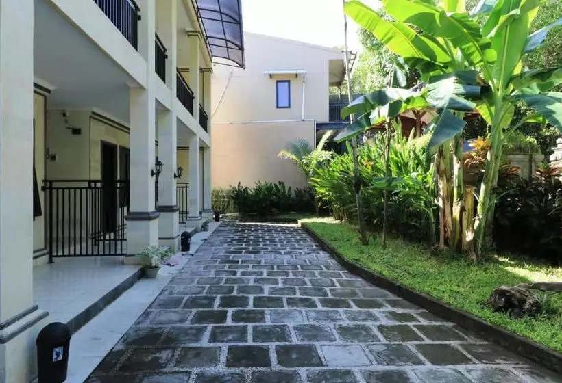 ペンション Costa Kuta