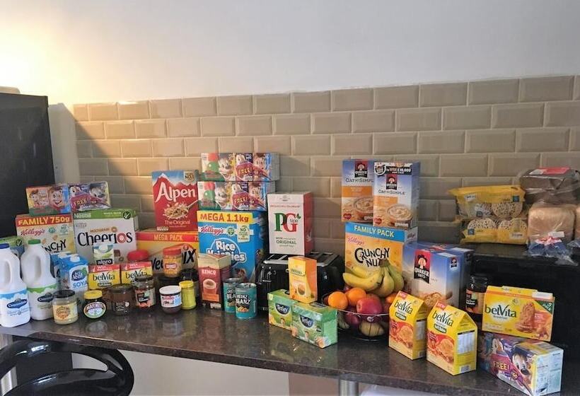 پانسیون Oxford Imperial Guest House