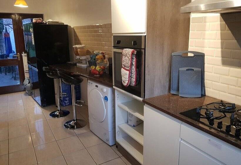 پانسیون Oxford Imperial Guest House