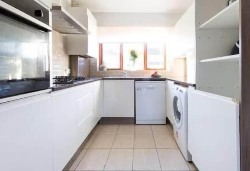 پانسیون Oxford Imperial Guest House