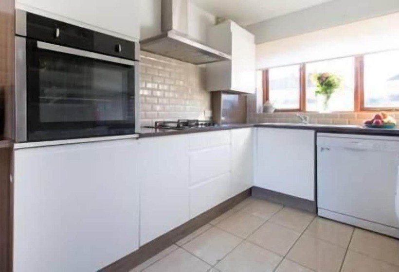 پانسیون Oxford Imperial Guest House