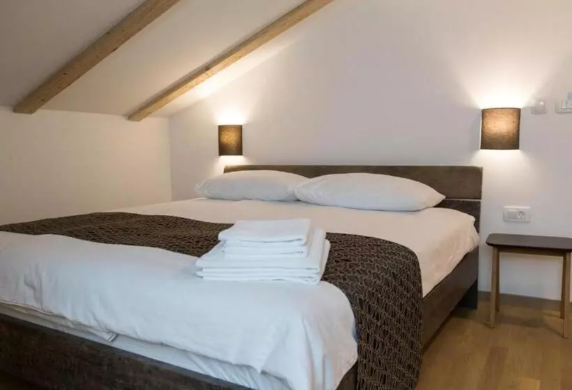 Majatalo Pansion Preza