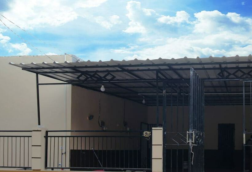 هاستل Kamar Keluarga Bandara V Syariah