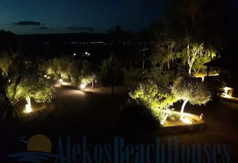 Alekos Beach Houses   Natura Rossa