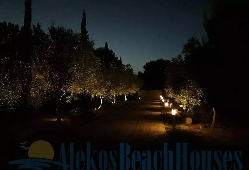 Alekos Beach Houses   Natura Rossa