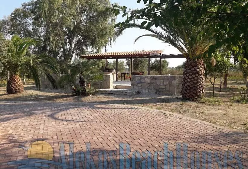 Alekos Beach Houses   Natura Rossa