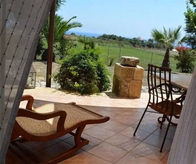 Alekos Beach Houses   Natura Rossa