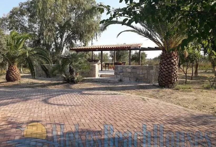 Alekos Beach Houses   Natura Rossa