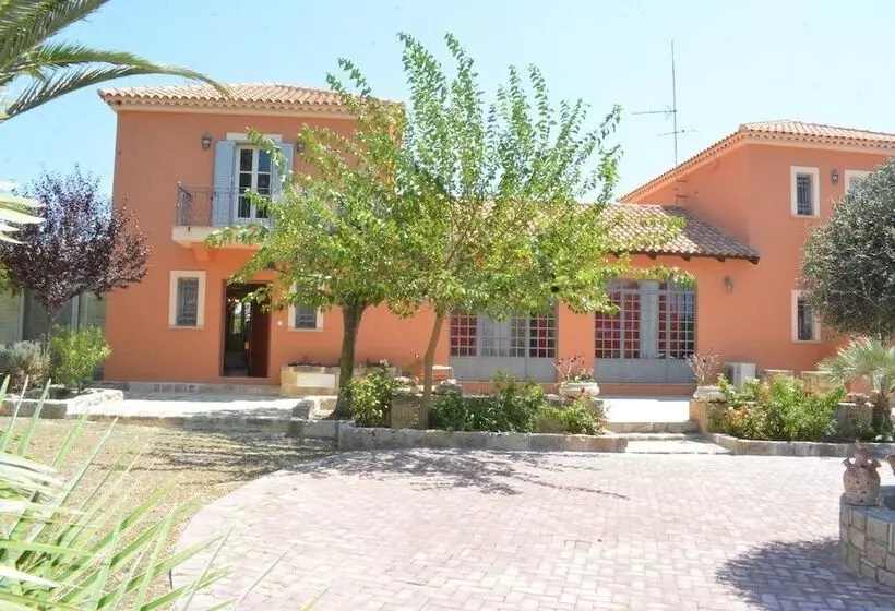 Alekos Beach Houses   Natura Rossa