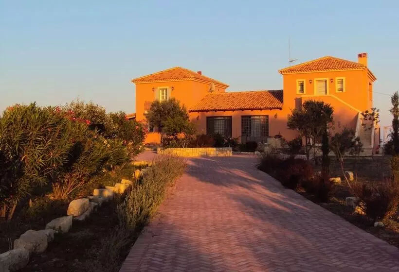 Alekos Beach Houses   Natura Rossa