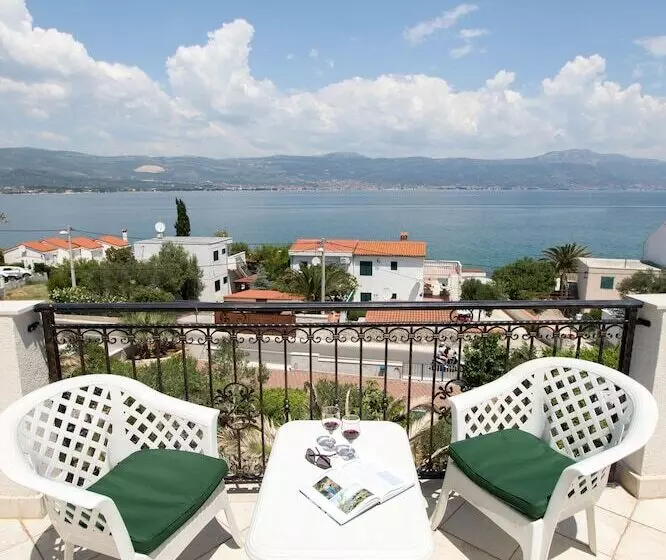 Apartments Marina
