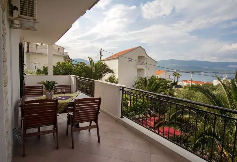 Apartments Marina