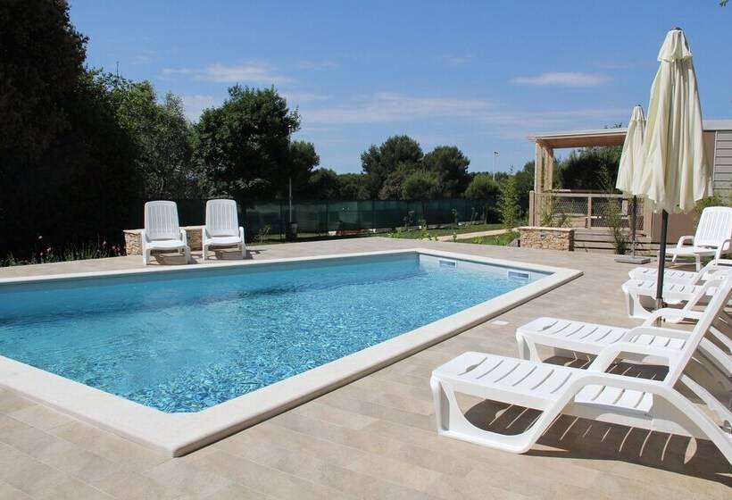 Отель Mobile Homes Peškera