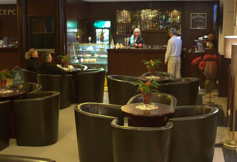 ホテル Uzdrowiskowy St George