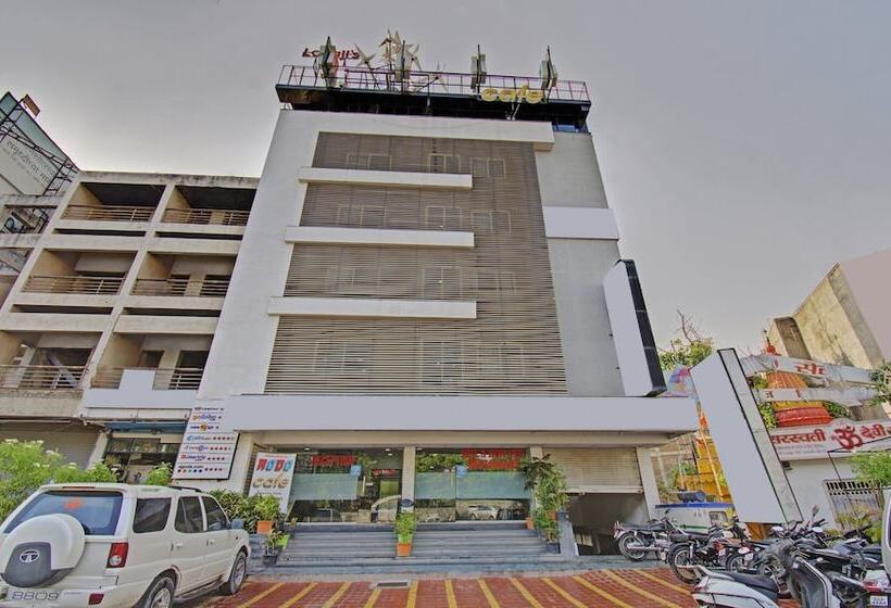 هتل Treebo Lalaji S Executive