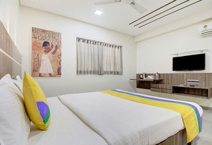 هتل Treebo Lalaji S Executive