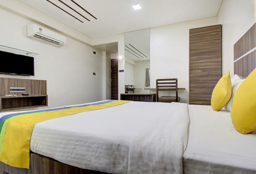 هتل Treebo Lalaji S Executive