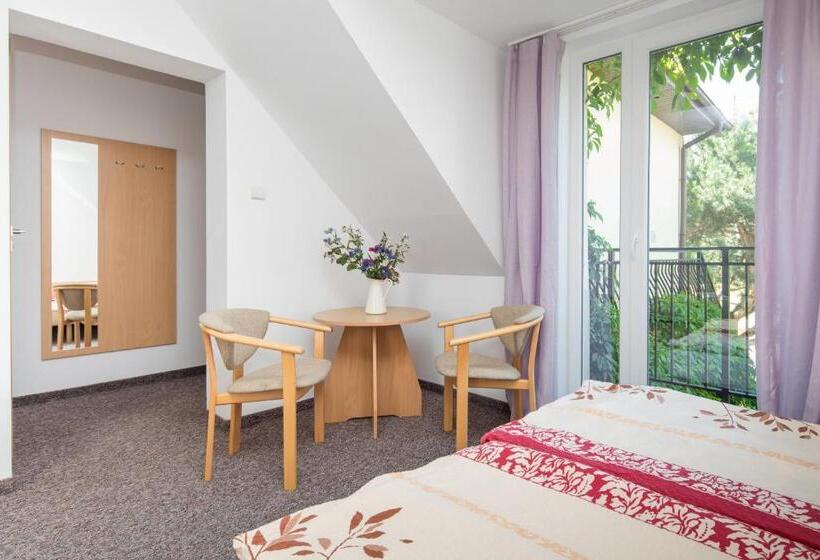 פנסיון Dg Albatros Ii