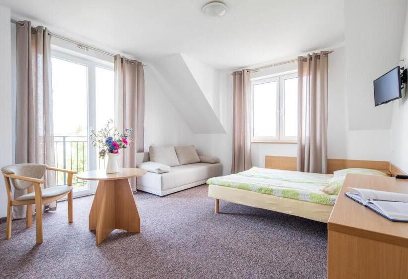 פנסיון Dg Albatros Ii