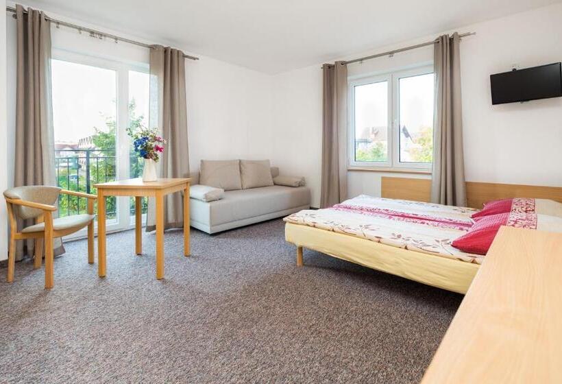 פנסיון Dg Albatros Ii