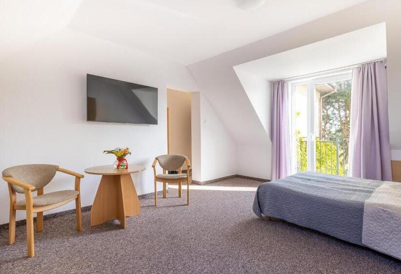 פנסיון Dg Albatros Ii