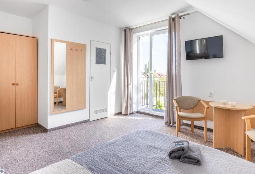 פנסיון Dg Albatros Ii