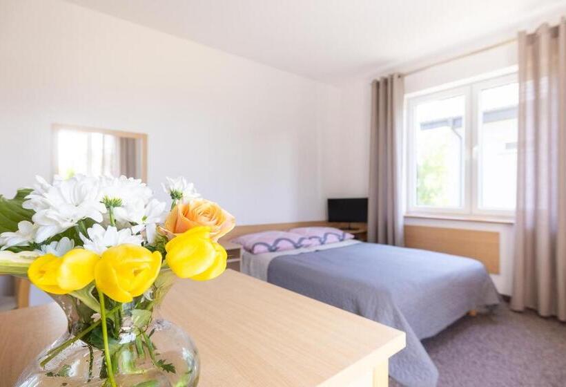 פנסיון Dg Albatros Ii