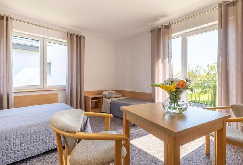 פנסיון Dg Albatros Ii