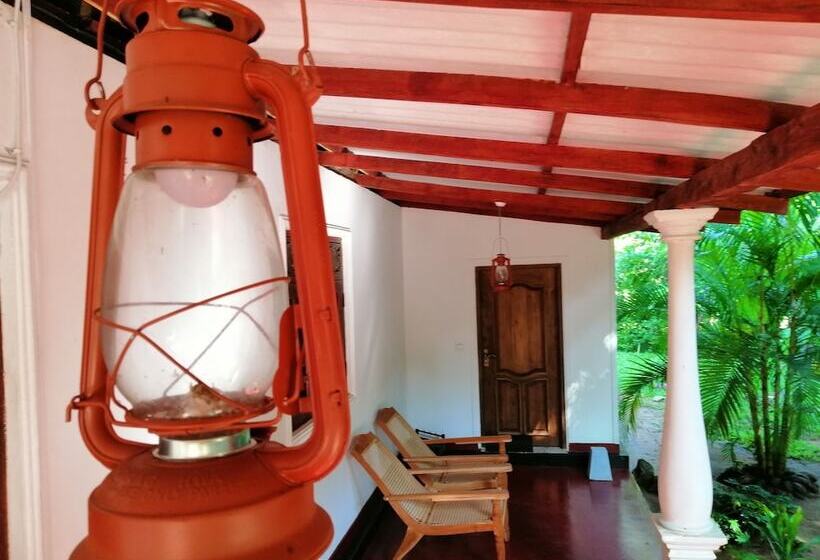 بنسيون Sigiriya Lahiru Homestay