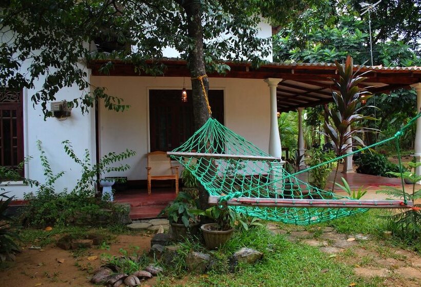 بنسيون Sigiriya Lahiru Homestay
