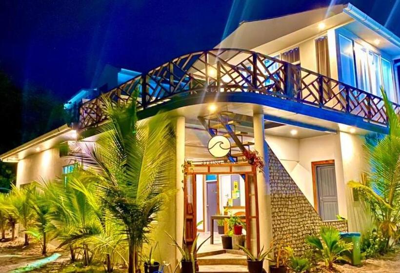 پانسیون String Wave Maldives