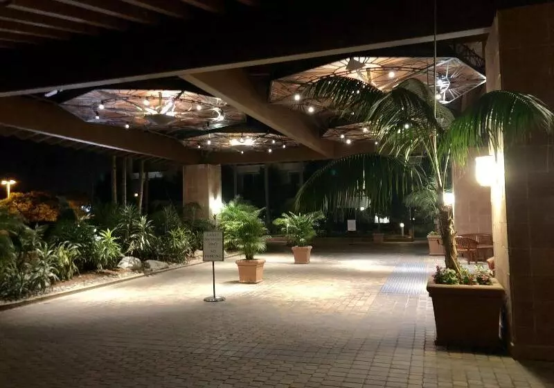 Grand Pacific Palisades Resort