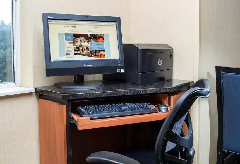 בית מלון כפרי Fairfield Inn Middletown Monroe