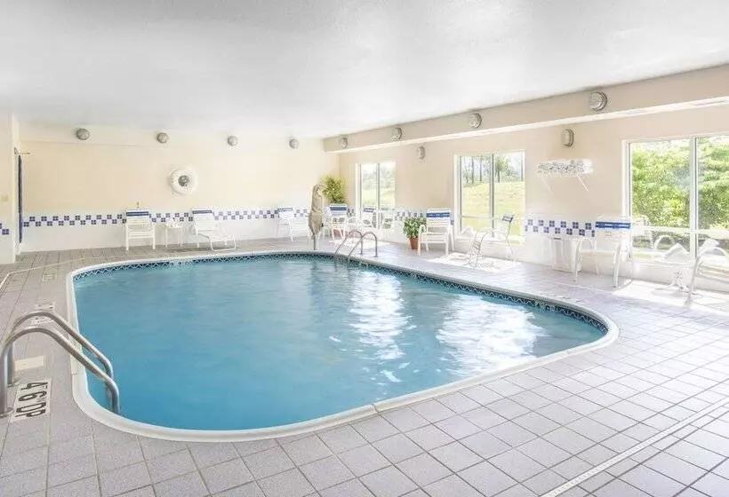 בית מלון כפרי Fairfield Inn Middletown Monroe