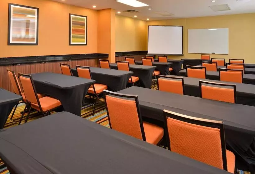 ホテル Fairfield Inn Orlando Airport