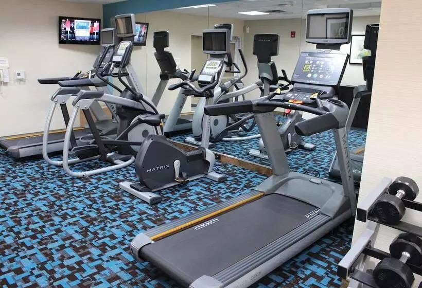 Отель Fairfield Inn & Suites Kansas City Liberty