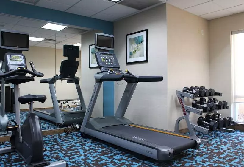 Отель Fairfield Inn & Suites Kansas City Liberty