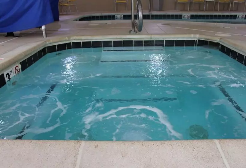 Отель Fairfield Inn & Suites Kansas City Liberty