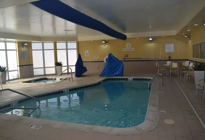 Отель Fairfield Inn & Suites Kansas City Liberty