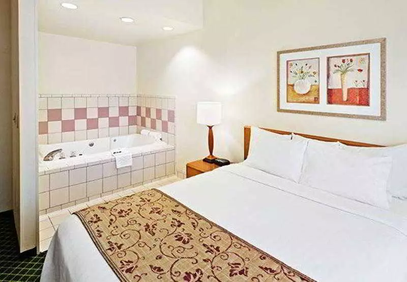 هتل Fairfield Inn & Suites By Marriott San Antonio Airport/north Star Mall