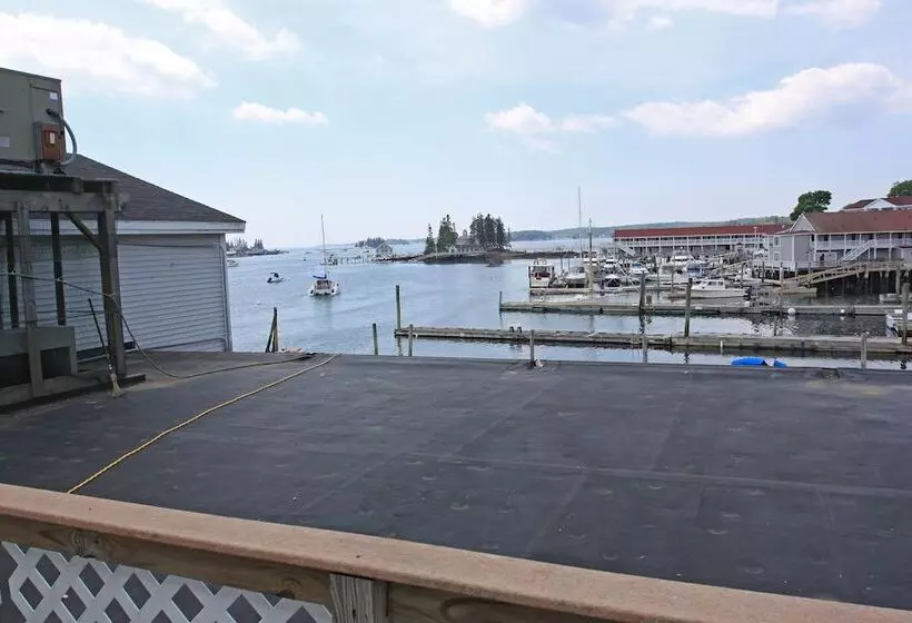 Отель Fisherman's Wharf Inn