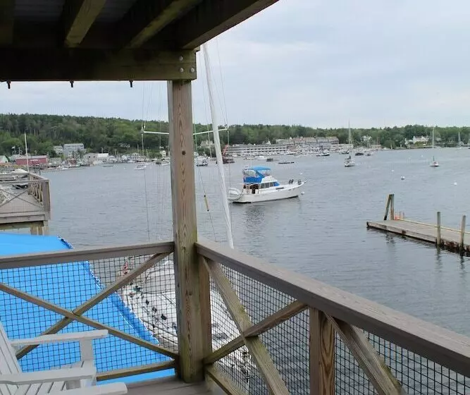 Отель Fisherman's Wharf Inn