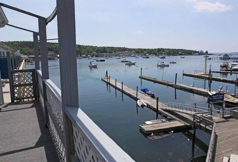 Отель Fisherman's Wharf Inn