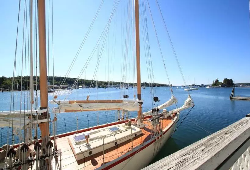 Отель Fisherman's Wharf Inn