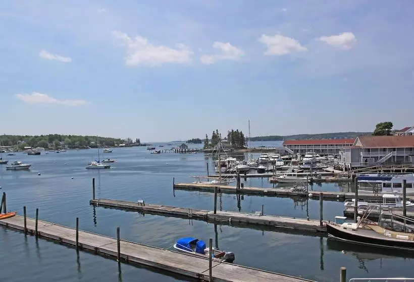 Отель Fisherman's Wharf Inn