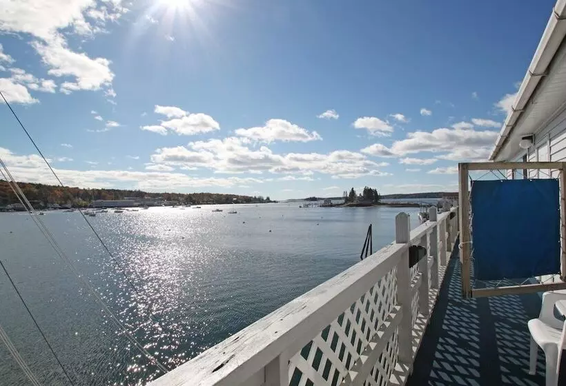 Отель Fisherman's Wharf Inn