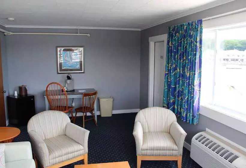 Отель Fisherman's Wharf Inn