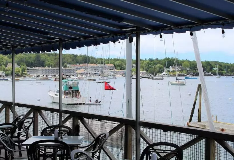 Отель Fisherman's Wharf Inn